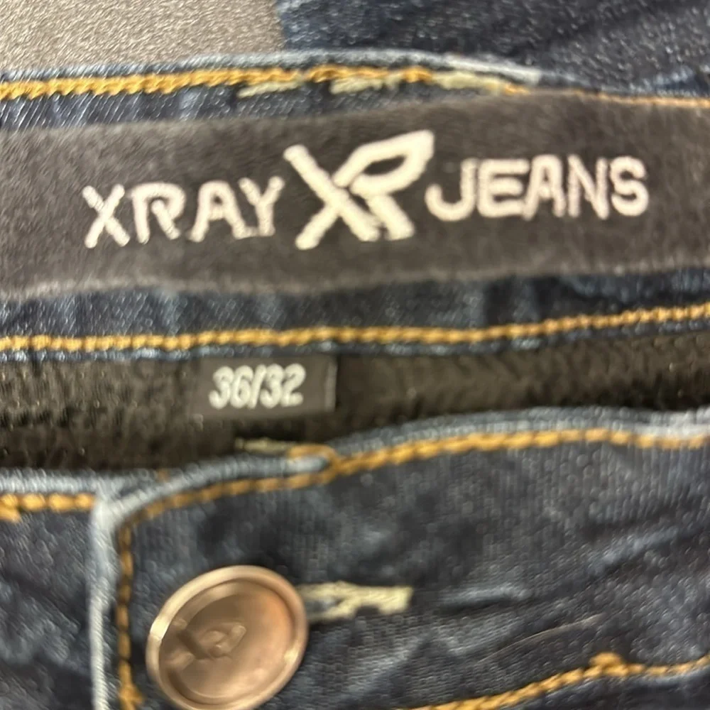 X-ray men’s distressed straight leg jeans size 36/32